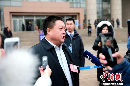 山东两会聚焦工业转型升级 以清洁能源带动绿色发展4.jpg